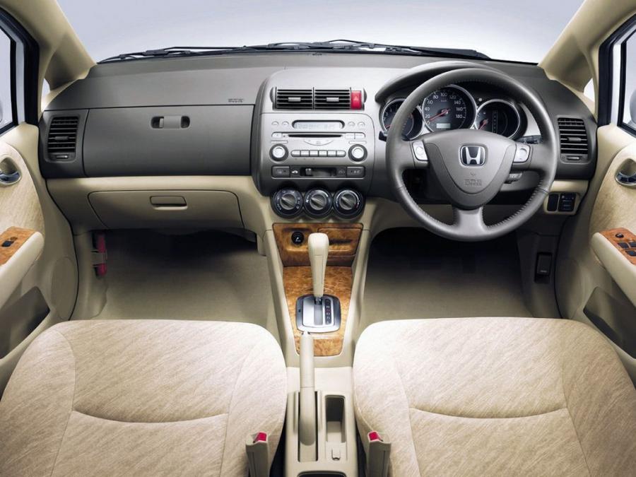  Honda Fit Aria 2002 года  (фото 4 из 5)
